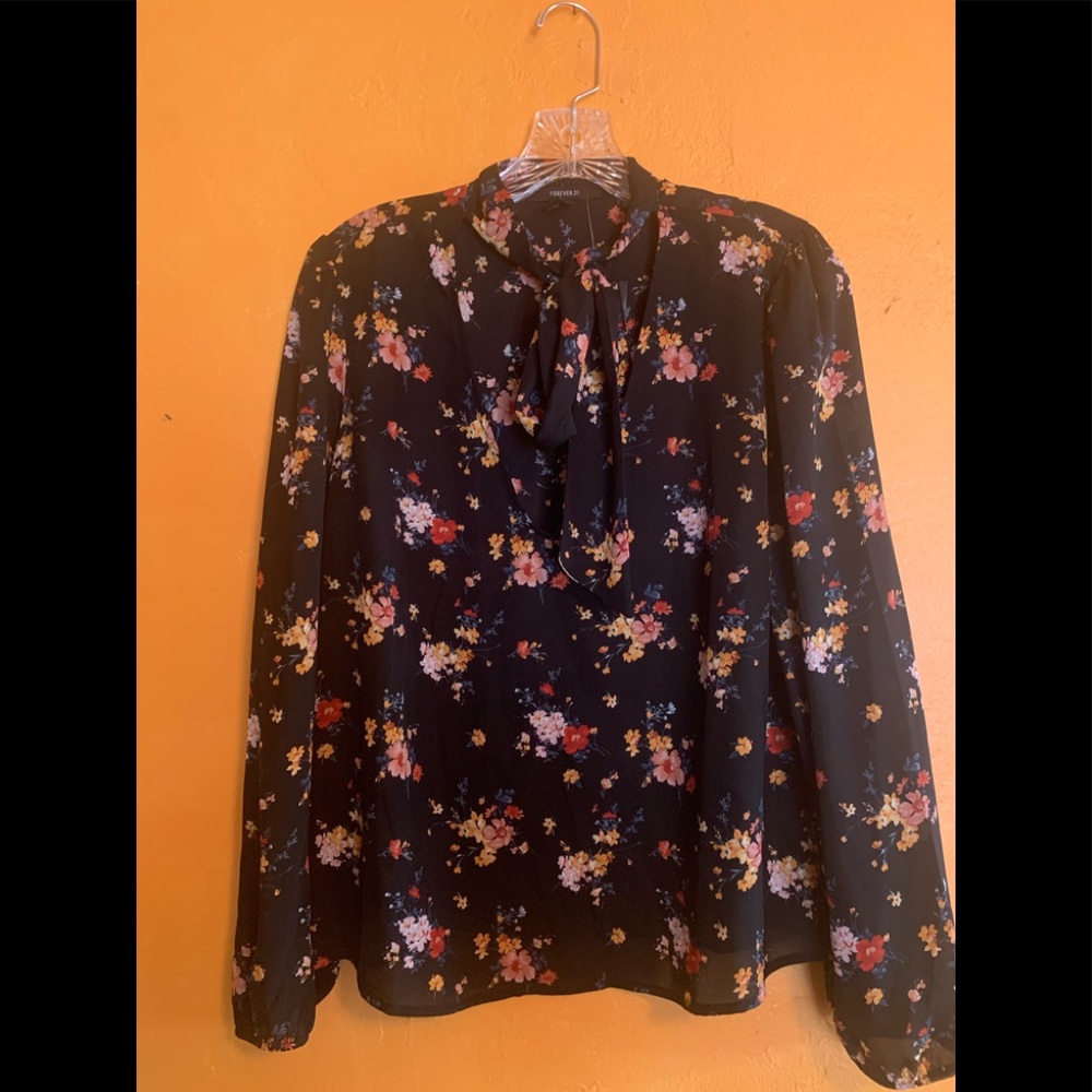 Flower peasant top with neck tie